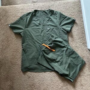 Figs moss limited edition set.